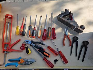 Gereedschap, handgereedschap in prima staat, beschikbaar voor biedingen