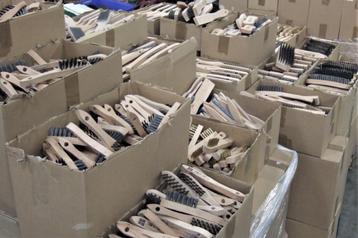 Staalborstels hout GROTE VOORRAAD beschikbaar voor biedingen