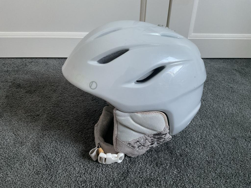 Skihelm / ski helm Giro meisje.Zgan, Overige merken, Overige typen, Ophalen of Verzenden, Zo goed als nieuw