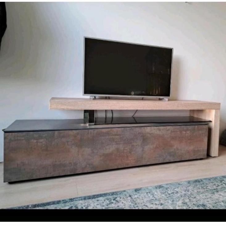 Uitschuifbare TV kast / Dressoir - In goede conditie, Ophalen, 150 tot 200 cm, Zo goed als nieuw, Minder dan 100 cm
