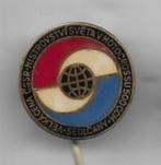 VOETBAL ROOD WIT BLAUWE SPELD, Verzenden, Gebruikt, Sport, Speldje of Pin