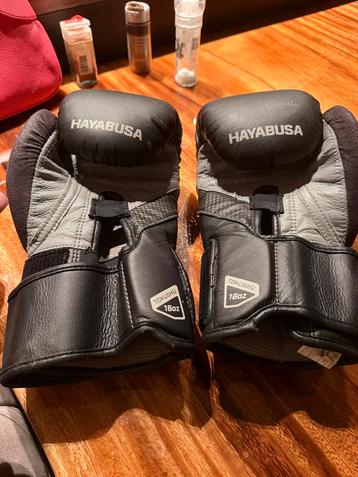 Hayabusa 16oz Bokshandschoenen + Scheenbeschermers - Top Con beschikbaar voor biedingen