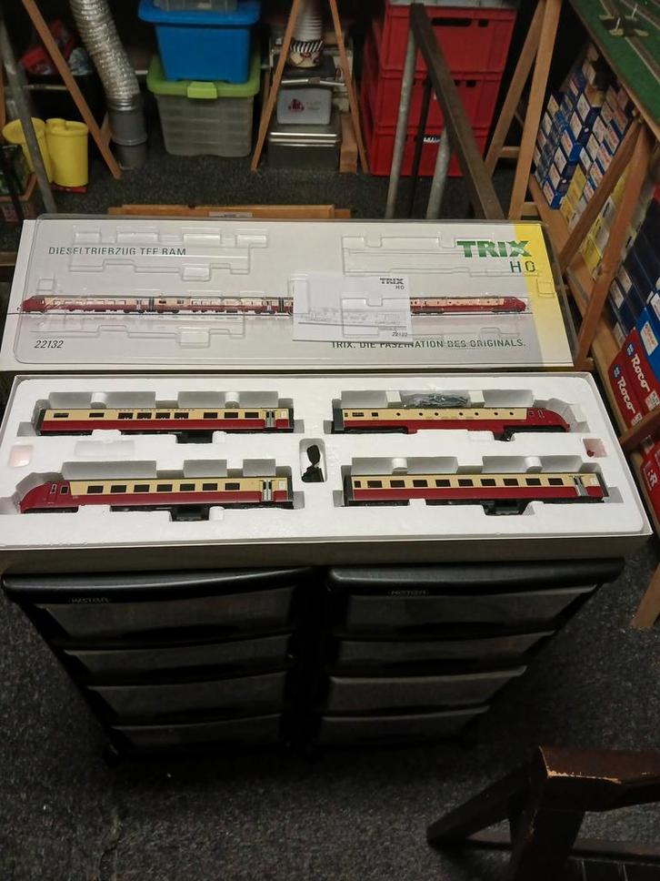 Nieuwe 4 delige tee ramtreinstel, Hobby en Vrije tijd, Modeltreinen | H0, Nieuw, Treinset, Gelijkstroom, Trix, Ophalen of Verzenden