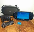 PSP 1004 + 1GB Geheugenkaart, Spelcomputers en Games, Spelcomputers | Sony PSP, Ophalen of Verzenden, Zwart, PSP