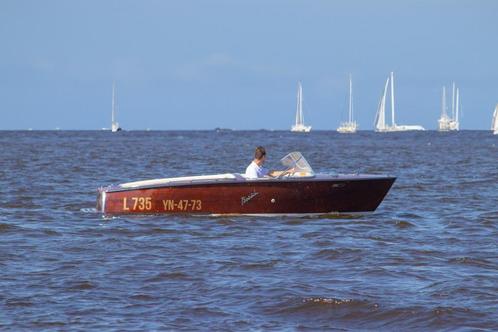 Boesch 510 St Tropez Deluxe, Watersport en Boten, Speedboten, Zo goed als nieuw, 3 tot 6 meter, Benzine, 200 pk of meer, Hout