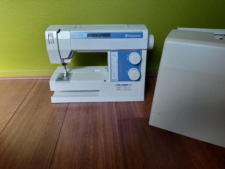 Husqvarna Naaimachine - Veel Mogelijkheden!, Hobby en Vrije tijd, Naaimachines en Toebehoren, Gebruikt, Naaimachine, Husqvarna