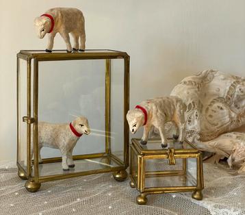 Brocante oud glazen vitrine kastje / bakje  beschikbaar voor biedingen