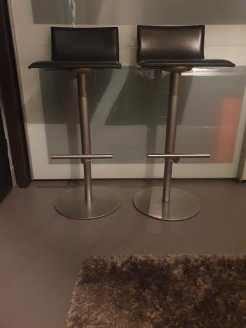 ***Lapalma Thin design barkrukken (zwart LEDER&wit)*** beschikbaar voor biedingen