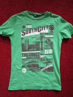 Mooi groen t-shirt met leuke print van de WE, maat 146-152, Gebruikt, WE, Ophalen of Verzenden, Shirt of Longsleeve
