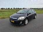 Toyota Auris 1.8 Full Hybrid 5DR CVT 2010 Zwart, Auto's, 74 €/maand, 4 cilinders, Zwart, Origineel Nederlands