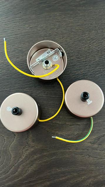 3x bronzen plafondkap/plafondplaat/rozet 6cm diameter beschikbaar voor biedingen