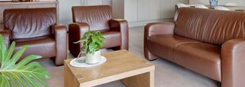 Leren bank met 2 fauteuils beschikbaar voor biedingen