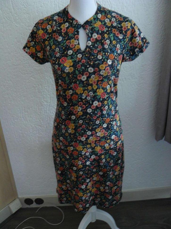 King Louie dress Sofia Flowerbed Chinese stijl maat M., Kleding | Dames, Jurken, Zo goed als nieuw, Maat 38/40 (M), Overige kleuren