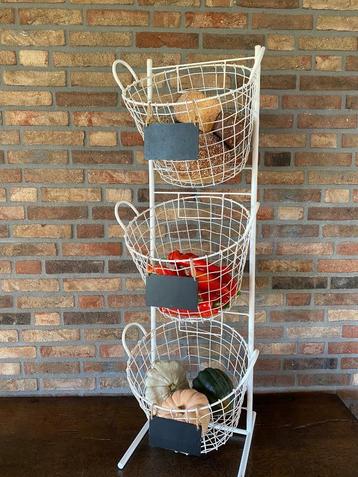 Landelijke opbergrek/standaard met 3 manden, 114 cm hoog  beschikbaar voor biedingen