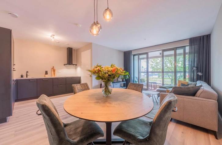 Mooie eethoek / eettafel / eetstoelen, Huis en Inrichting, Tafels | Eettafels, Zo goed als nieuw, 100 tot 150 cm, 200 cm of meer