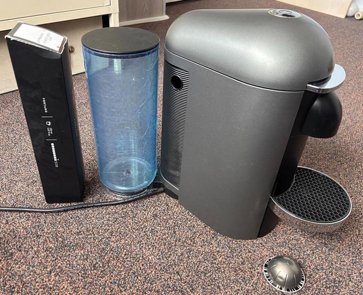 Nespresso Vertuo, type GCB2, perfect, in bijna nieuwstaat., Witgoed en Apparatuur, Koffiezetapparaten, Zo goed als nieuw, Koffiepads en cups