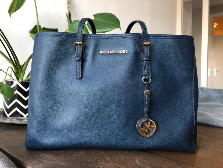 Michael Kors tas - in goede staat!, Sieraden, Tassen en Uiterlijk, Tassen | Damestassen, Gebruikt, Handtas, Blauw, Ophalen of Verzenden