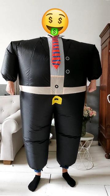 NIEUW - opblaasbaar fout feestpak “Trump” beschikbaar voor biedingen