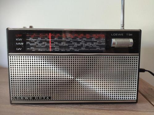 Radio LOEWE OPTA T 94, Antiek en Kunst, Antiek | Tv's en Audio, Ophalen