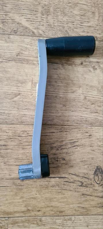 8" Lierhendel (vergrendelbaar)  beschikbaar voor biedingen