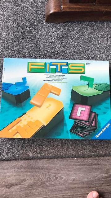 Fits, een soort tetris spel als bordspel beschikbaar voor biedingen