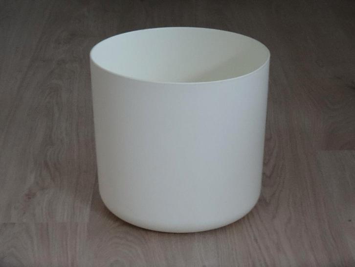Grote Ypma bloempot Charme, wit kunststof, Ø 27 cm, z.g.a.n., Tuin en Terras, Bloempotten, Kunststof, Binnen, Minder dan 40 cm