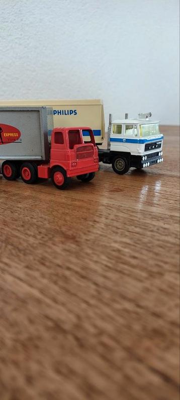 Super koopje!!!...2x 1:60?? Vrachtwagen model  beschikbaar voor biedingen