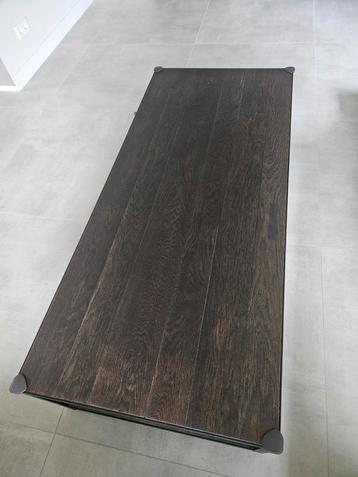 Massief Eiken Salontafel met Stalen Onderstel beschikbaar voor biedingen