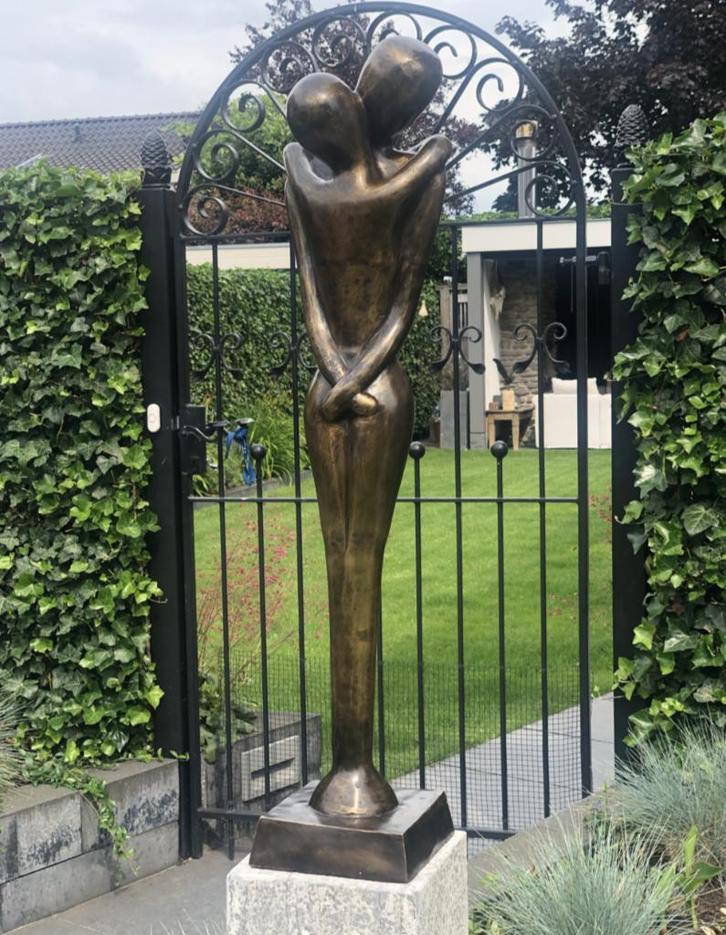 Bronzen Beeld - Verliefd XL Bronzenbeelden-winkel, Tuin en Terras, Tuinbeelden, Nieuw, Overige materialen, Ophalen of Verzenden