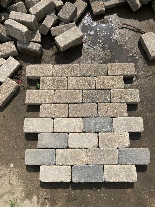 gebruikte betonklinkers bkk grijs / zwart 21x10,5x7, Tuin en Terras, Tegels en Klinkers, Gebruikt, Klinkers, Beton, 10 m² of meer