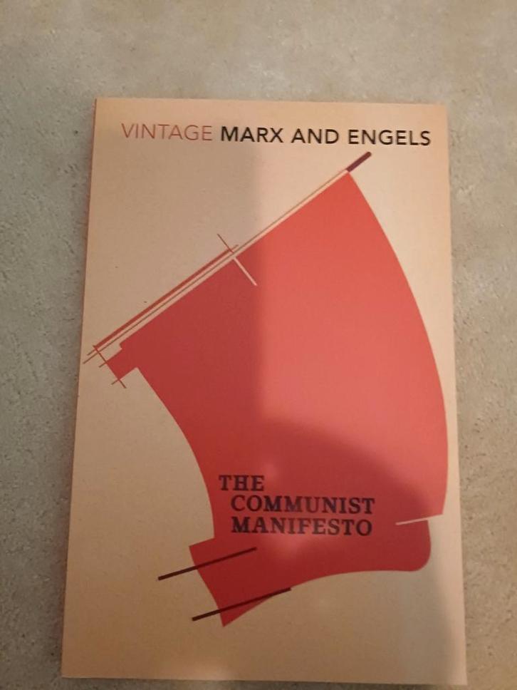 Het Communistisch Manifest - Marx & Engels, Boeken, Politiek en Maatschappij, Gelezen, Maatschappij en Samenleving, Wereld, Ophalen of Verzenden