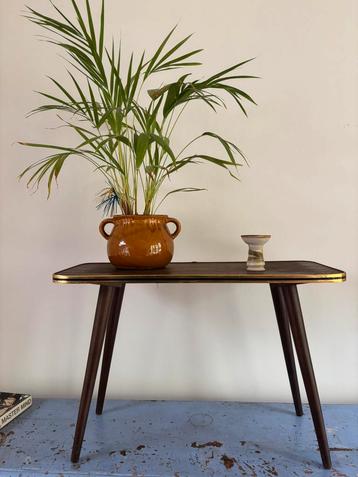 Teak Deens design vintage sidetable beschikbaar voor biedingen