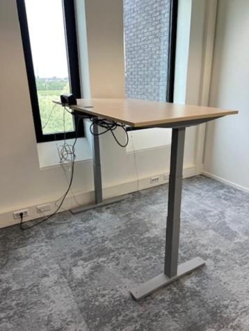 Kinnarps Zit-sta bureau met BachMann stopcontact, 6 stuks - afbeelding 7