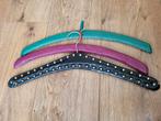 Gratis Vintage kleerhangers, Kleding | Dames, Kledinghangers, Ophalen, Gebruikt, Hout, Volwassenen