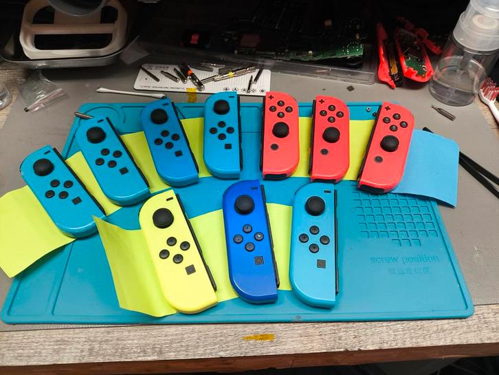 Nintendo Switch Joy-Cons - Diverse Kleuren, Spelcomputers en Games, Spelcomputers | Nintendo Portables | Accessoires, Gebruikt