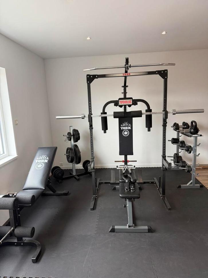 Krachtstation fitness apparaat met Gewichten en Accessoires, Sport en Fitness, Fitnessapparatuur, Gebruikt, Krachtstation, Armen