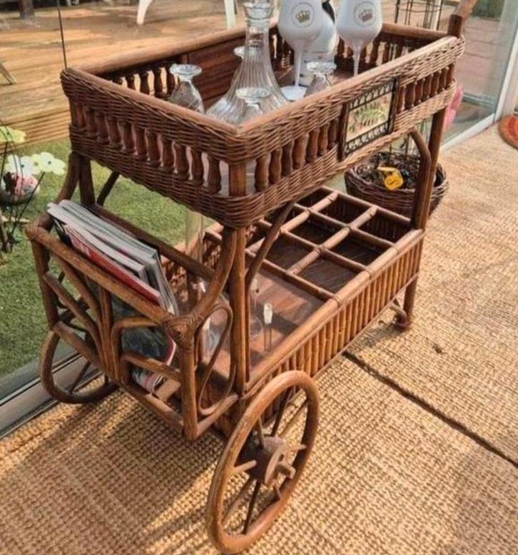 Brocante serveerwagen bartafel bijzettafel bamboe riet rot, Huis en Inrichting, Tafels | Sidetables, Ophalen of Verzenden