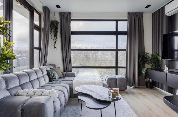 Tynaarlo Velvet bank + Hocker, Huis en Inrichting, Banken | Bankstellen, Zo goed als nieuw, Ophalen of Verzenden