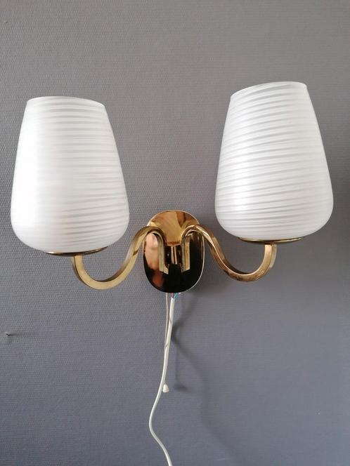 Vintage Wandlamp Messing met Glazen Kapjes, Huis en Inrichting, Lampen | Wandlampen, Gebruikt, Glas, Metaal, Ophalen of Verzenden
