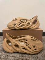 Yeezy Foam Runner Ochre - EU 43, Bruin, Nieuw, Ophalen of Verzenden, Sneakers of Gympen