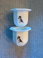 Vintage twee witte porseleinen eierdopjes met mus, Ophalen of Verzenden, Zo goed als nieuw, Porselein