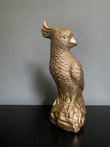 Kaketoe beeld polyresin - Gouden accent voor je interieur beschikbaar voor biedingen