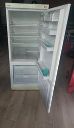 Koelkast met 2 vriesladen is schoon en werkt., Witgoed en Apparatuur, Koelkasten en IJskasten, Ophalen, 200 liter of meer, Met aparte vriezer