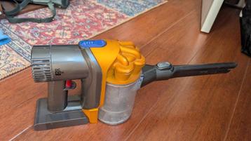 Dyson DC34 stofzuiger small beschikbaar voor biedingen
