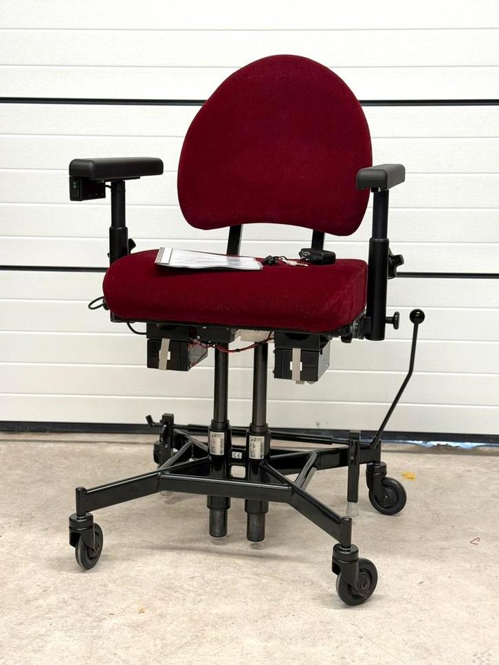 Mercado 9200 TWIN trippelstoel elek. hoog/laag. Nwe accu’s!, Diversen, Verpleegmiddelen, Zo goed als nieuw, Ophalen