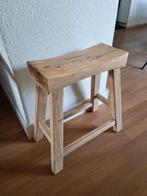 Massief houten tafeltje krukje levi leenbakker, Ophalen, 50 tot 100 cm, Zo goed als nieuw, 25 tot 50 cm