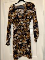Jurk met bloemenprint maat L, Zwart, Maat 42/44 (L), Ophalen of Verzenden, Zo goed als nieuw