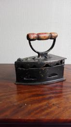 Retro kolen strijkbout, Antiek en Kunst, Antiek | Gereedschap en Instrumenten, Ophalen of Verzenden