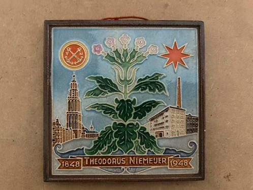 Wand tegeltje 100 jaar theodorus Niemeijer 1848/1948, Antiek en Kunst, Antiek | Wandborden en Tegels, Ophalen