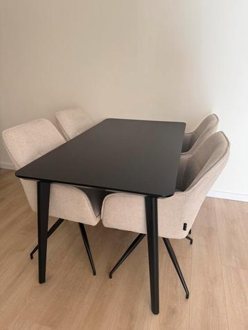 LISABO eettafel zwart